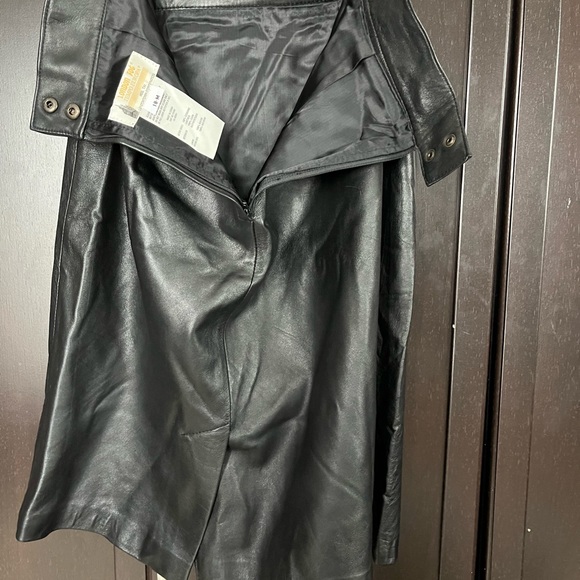 Leather skirt - Picture 2 of 7